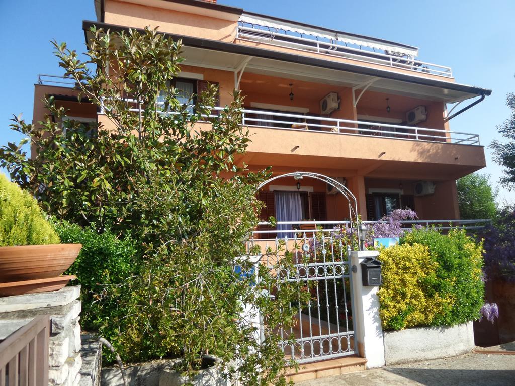 Apartmani Lina Umag Ngoại thất bức ảnh