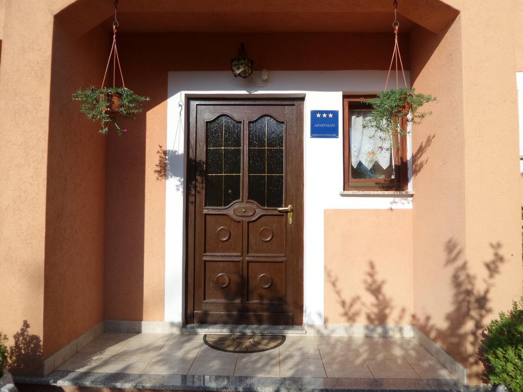 Apartmani Lina Umag Ngoại thất bức ảnh